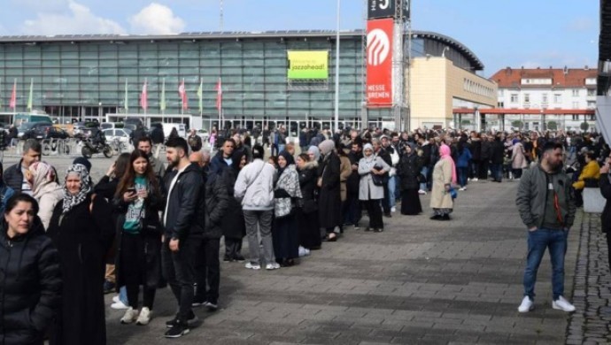 Yurt dışında kaç seçmen oy kullandı?