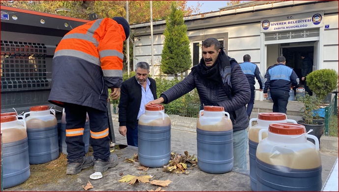 Zabıta ekipleri 3 ton sahte pekmeze el koydu